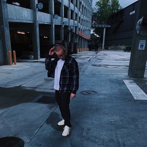 Meet your Posher, Garrison